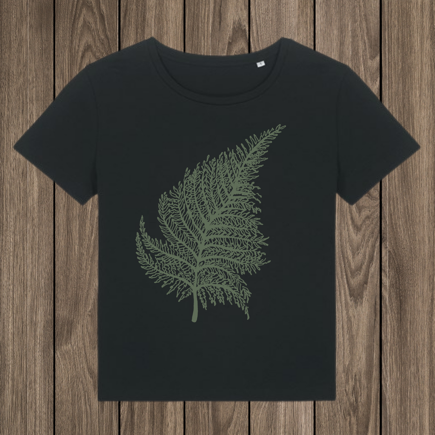 Leaf Classic Medium Fit T